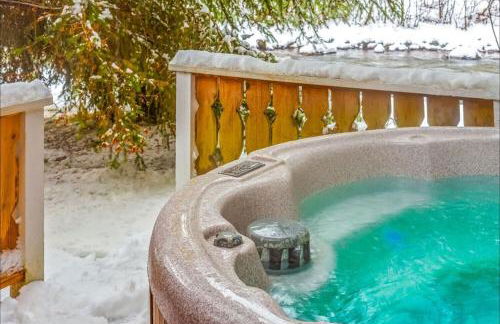 NEW: Steps from White River near Mount Rainier National Park - Foto 8