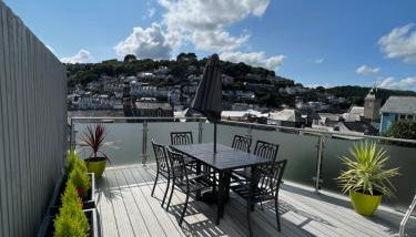 Contemporary 3-Bedroom Home with Stunning Views - Foto 5