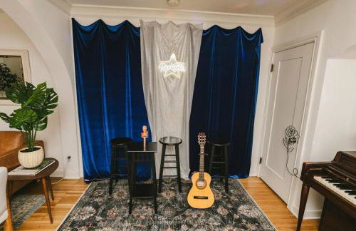 LA Karaoke Fire Pit Ping-Pong Cowboy Pool - Foto 3