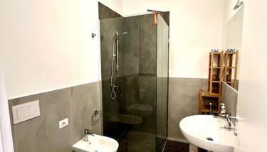 Immense Secret Cave - Foto 5