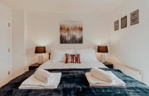 The Diickens Den - Rochester 1BR Flat - Sleeps 4 with Parking - Contractor - Friendly and Ideal for Long Stays - Foto 9