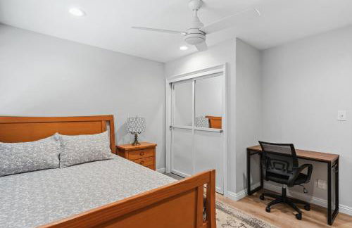 Peaceful Getaway with Renovated Amenities - Foto 26