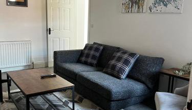 ResiLets - Ground Plessey Road Apt - Foto 5