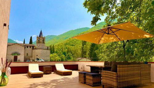 Locazione Turistica al Castello di Scopoli, situata tra Pale e Rasiglia sulla via Francigena a due passi da Sellano Foligno Assisi e Spoleto - Foto 1