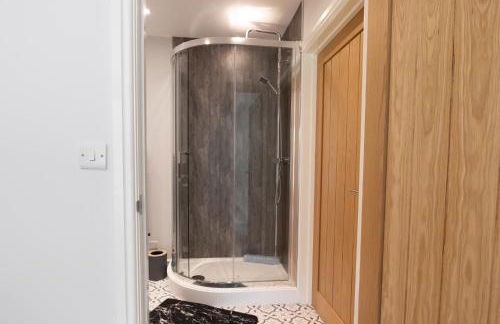 Field View- Amazing 5 bed, Great for contractors and families - Foto 9