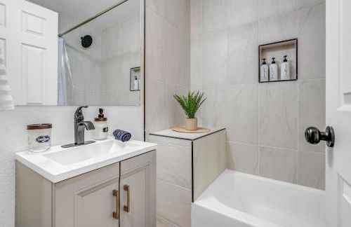 Spacious Remodeled Retreat Haven - Foto 23