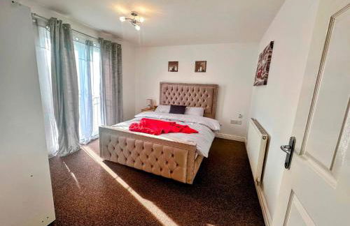 Contractor-Friendly 2BR Gem Wi-Fi Free Parking - Foto 4