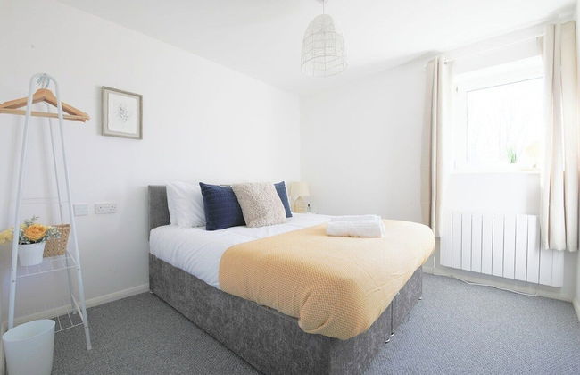 2 Bed Apartment Overlooking Water - Foto 38