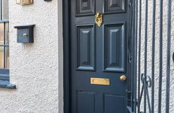 Boutique High Street Apartment In Crickhowell - Photo 40