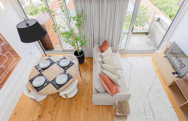 Liiiving - Mezzanine Delight Balcony - Photo 12