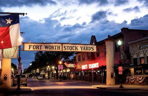 Restored Beautiful Airstream Fully Equipped with Incredible Outdoor Living in Texas - Foto 49