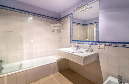 Spacious apartment in Marbella - Photo 14