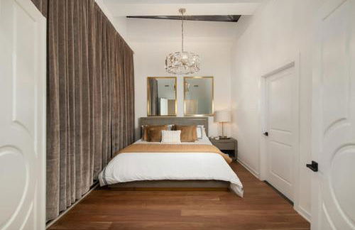 Luxury Gold Coast Penthouse with Deck & Views - Photo 43