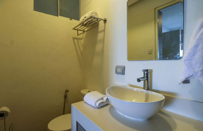 Fascinating 2BR With Spectacular Ocean View - Photo 14