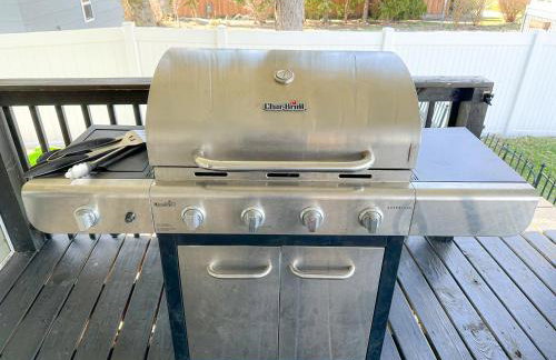 Lakefront 5 Bedroom Vacation Home - Sleeps 12! - Foto 37