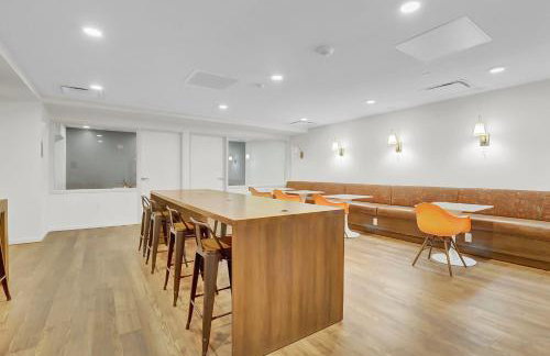 Luxury lofts, Downtown, Playhouse Sq, Near Stadium and Arena, Fire Pit, Rooftop deck, BBQ, Parking -fcfs, Close to EVERYTHIHNG! - Foto 32