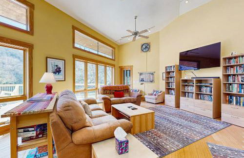 5 Bed 4 Bath Vacation home in Tuckasegee - Foto 13