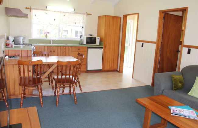 Saints Holiday Apartments - Foto 8