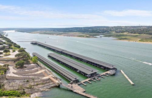 Lake Travis Retreat - 5BR with BBQ & Pickleball - Foto 43