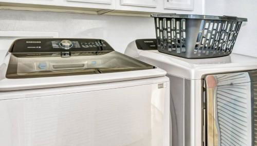 Jacuzzi & Pool House w/Game Room + Fire table - Foto 5