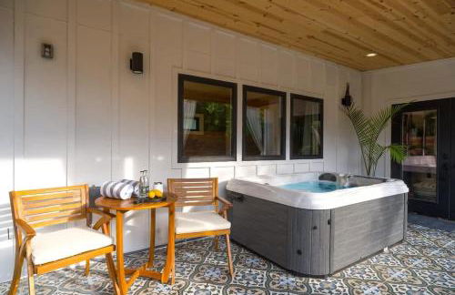 Petit Paradis Studio with hot tub - Photo 1