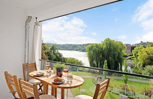 MAISUITES Eisvogel - Zentrale Luxuswohnung mit direktem Seeblick I Bis 4 Personen I Premiumküche I Boxspringbett I Kaffeevollautomat I Parkplatz I Barrierearm & Aufzug - Foto 20