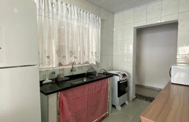 Casa Ampla com Piscina, Churrasqueira, Bilhar, Pebolim, Ping-Pong - Foto 13