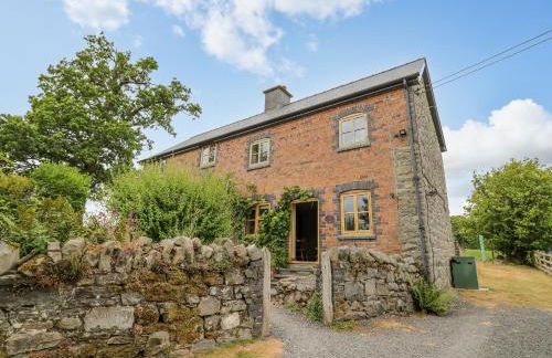 Byrdir Cottage - Photo 1