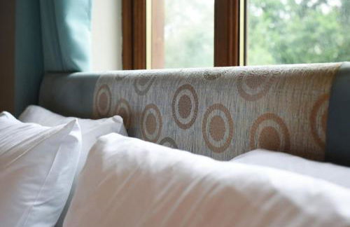 Air Maison - Large Family Home with Pool Table - Photo 18