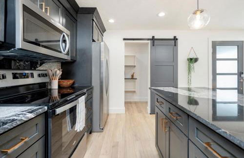 Mid Century Modern Boise-River Bungalow w/ Hot Tub - Foto 32