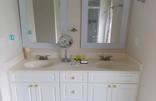 Villa Varona Resort, Heated Pool, Ping-Pong, Pool Table, Fire Pit and Pergola - Foto 27