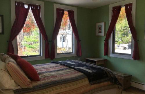 Impressive Cabin with a Pool and Hot Tub Ideal for Weekend Getaways in the Catskills - Foto 13