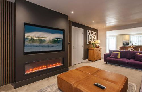 Luxe Detached 3 Bed Luxe House on Exclusive Private Estate Close to Coast Free Hot Tub Sleeps 6 Private Parking for 2 Cars - Photo 18