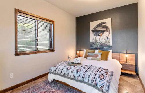 Family Mountain Getaway w Hot Tub and Amazing Views! Close to Hiking & Skiing - Foto 29