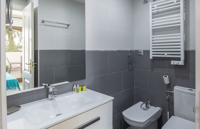 2 bedroom Apartment in Marbella with swimming pool and terrace - Photo 12