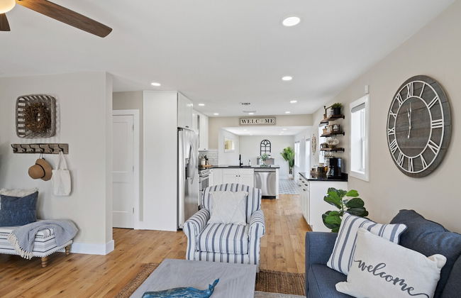 Stylish Luxury Home Near Beach & DT - Foto 7