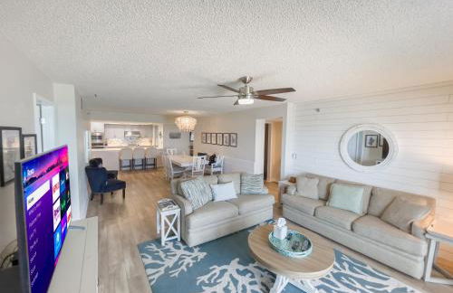 Luxury, Direct Oceanfront Unit and Balcony, Northeast Corner, Heated Pool, Garage Parking - Photo 33