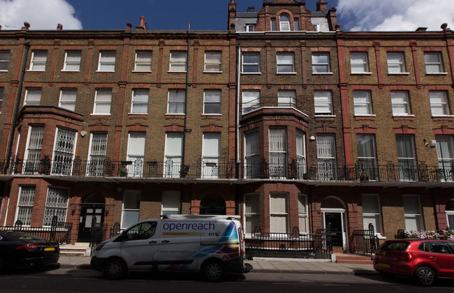 Baker Street Apartments by Allô Housing - Photo 9