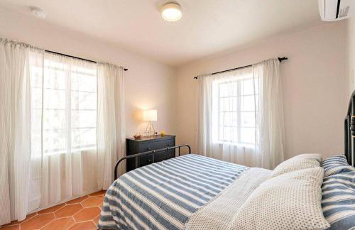 Cute & Cozy 2BR 1BA Adobe w Firepit Near UA & UMC - Foto 17