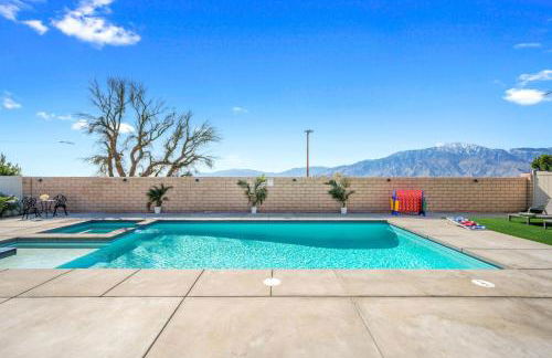 Views, Gameroom, Saltwater Pool & Hot tub, Firepit by MariamsBnb - Foto 53