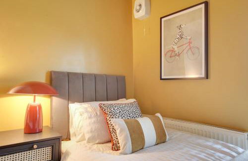 Ann’s Place - 2 Bed House Central Romford - Free Parking & Garden - Foto 34