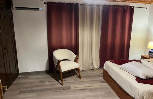 Alvarenga House - Photo 11