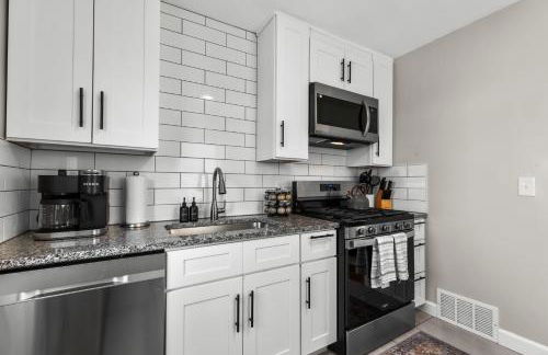 4 Bedroom Bungalow in the - Heart of Metro Detroit - Foto 11