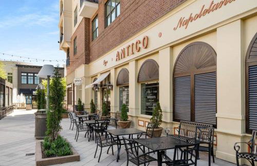 Stroll to Downtown Alpharetta AND Avalon Shops - Foto 38