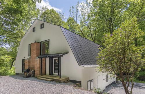 Renovated Barn in the Woods with Hot Tub - Foto 2
