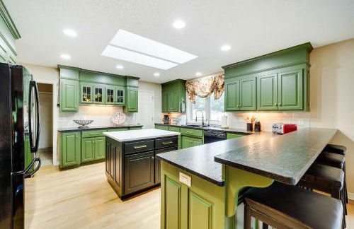 Home in Bella Vista with Deck and Lake Windsor Views! - Foto 9