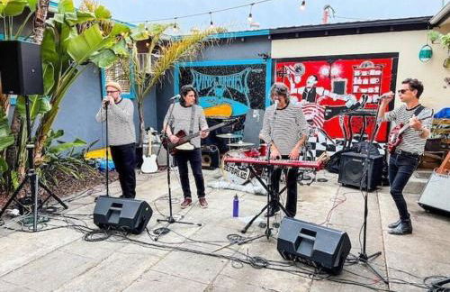 Luxury NEW Residence with Private Rooftop, Downtown in minutes - Foto 36