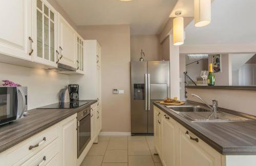 Holiday Home Romantische Villa mit Meerblick- Pool und Jacuzz by Interhome - Foto 37