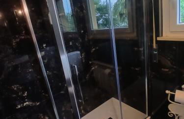 Apartment with Panoramic Lake View & Terrace in Pino, Lago Maggiore - Casa Roccia No 7 - Foto 24