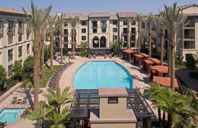 Global Luxury Suites at The Village - Photo 41